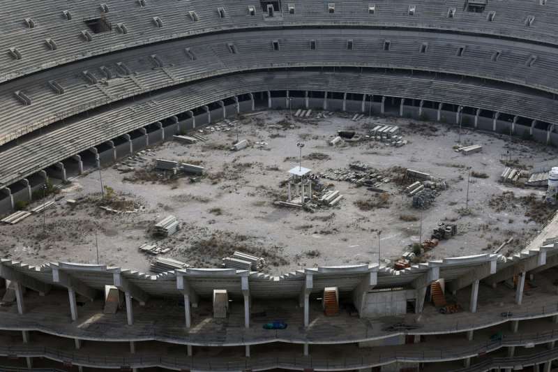 Vista general del Nou Mestalla, con las obras paradas. EFE/Kai Försterling/Archivo
