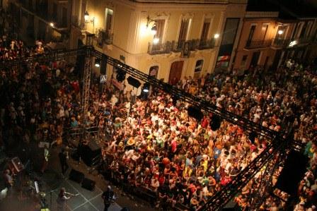 Noche de disfraces de Rafelbunyol. Foto: EPDA Noche de disfraces de Rafelbunyol. Foto: EPDA