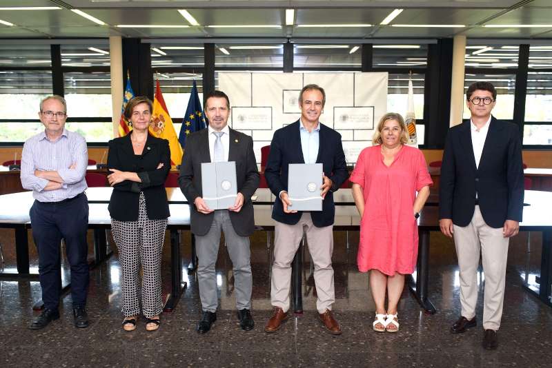 reciente firma de renovaciÃ³n de la cÃ¡tedra con la Universidad PolitÃ©cnica de Valencia. /EPDA