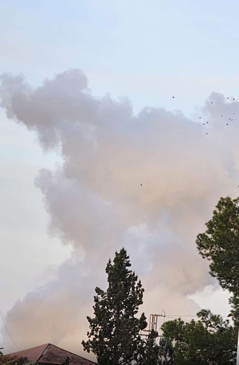 Columna de humo en Olocau. / Pepe Herrero, vía Facebook