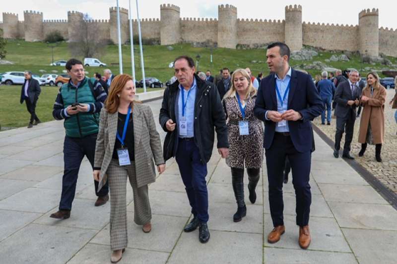 Remedios Mazzolari y Vicente Mompó en Ávila. /EPDA