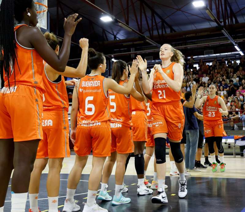 Las chicas del Valencia Basket, en una imagen compartida por el club. /EPDA