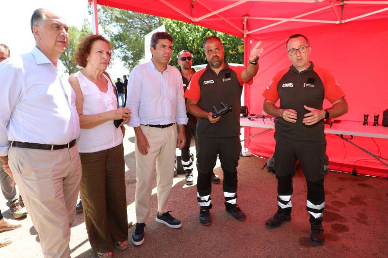 Carlos Mazn ha visitado la Base Area de Prevencin y Extincin de Incendios de Enguera  Foto: Generalitat Valenciana