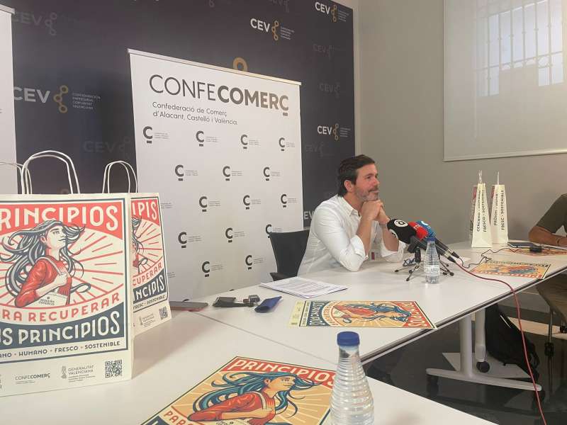 Rafael Torres, presidente de Confecomerç, durante la rueda de prensa/ EPDA