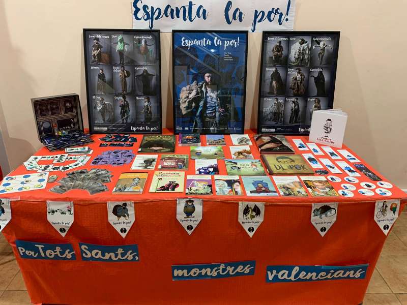 La biblioteca de Faura ha volgut iniciar el mes de novembre recordant les criatures valencianes vinculades amb la por,