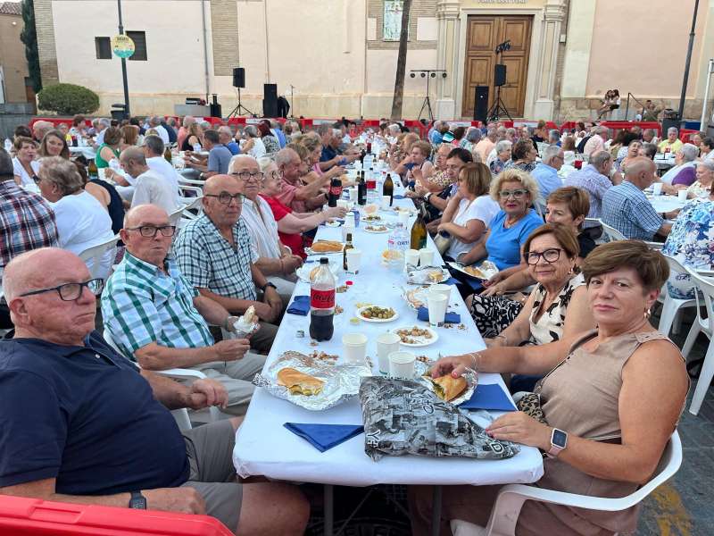 Sopars a la fresca.  EPDA