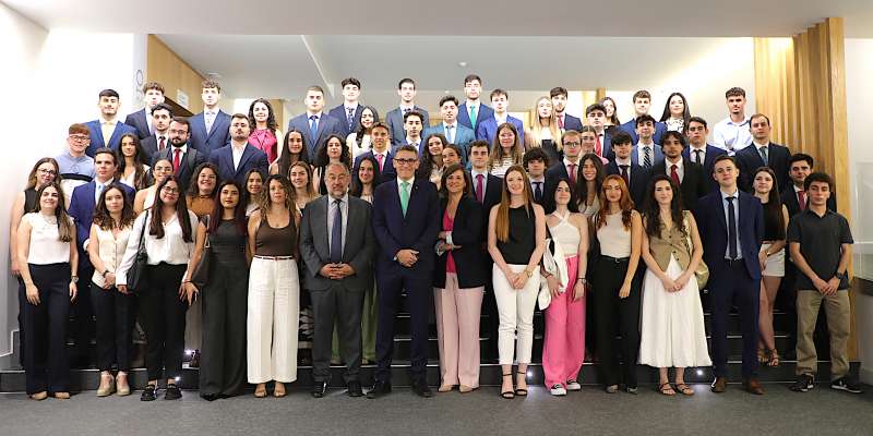 Durante el 2024, un total de 173 alumnos realizaron prcticas en el Grupo Eurocaja Rural, de los cuales 72 fueron incorporados posteriormente a la plantilla