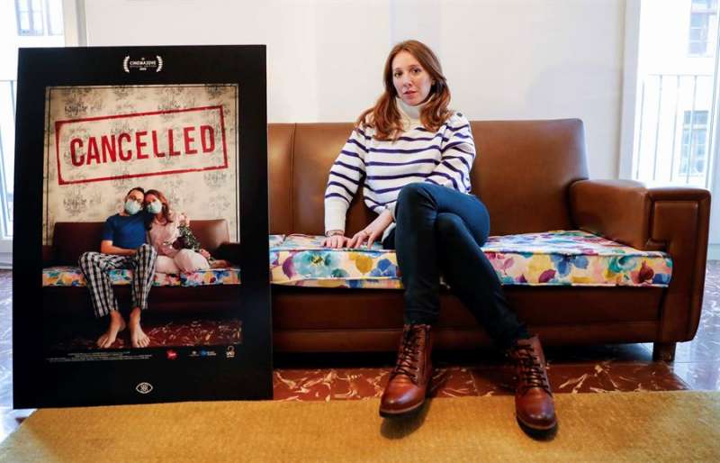 La actriz Mar�a Albi�ana y creadora junto a su pareja, Luke Eve, de la primera coproducci�n internacional que se rod� en Espa�a durante el confinamiento y que lleva ganados catorce premios. EFE