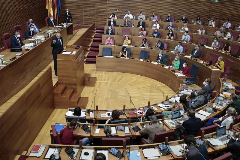 Reunión del pleno de Les Corts Valencianes. EFE/Biel Aliño/Archivo
