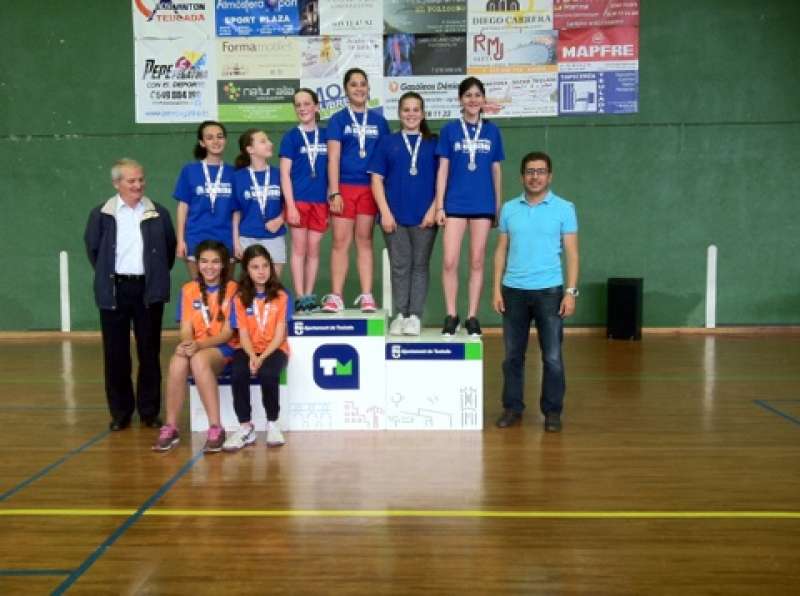 La Escuela de Bádminton de Teulada en el podium  La Escuela de Bádminton de Teulada en el podium