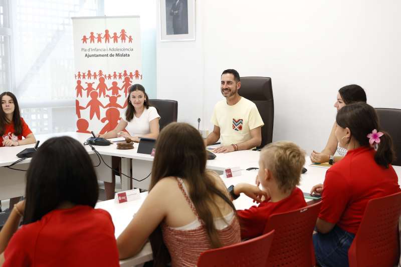 El alcalde, Bielsa, preside el pleno del Consejo de la Infancia y Adolescencia. EPDA