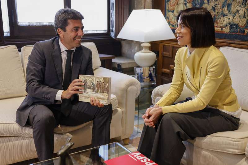 El presidente de la Generalitat, Carlos Mazón, y la secretaria general del PSPV-PSOE, Diana Morant. EFE/Ana Escobar