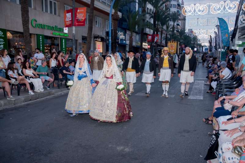 Delegacin de las fallas comarcales en Alicante.  Foto: FJFS