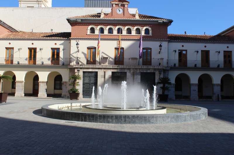 Imagen de archivo de la plaza del Ayuntamiento de Nules. /EPDA
