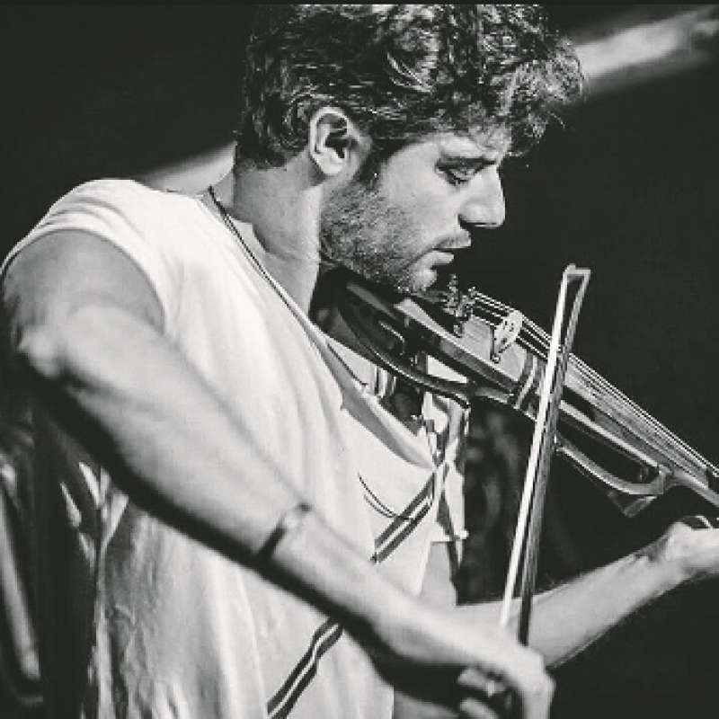 El músico Jose Asunción durante una de sus actuaciones. / EPDA