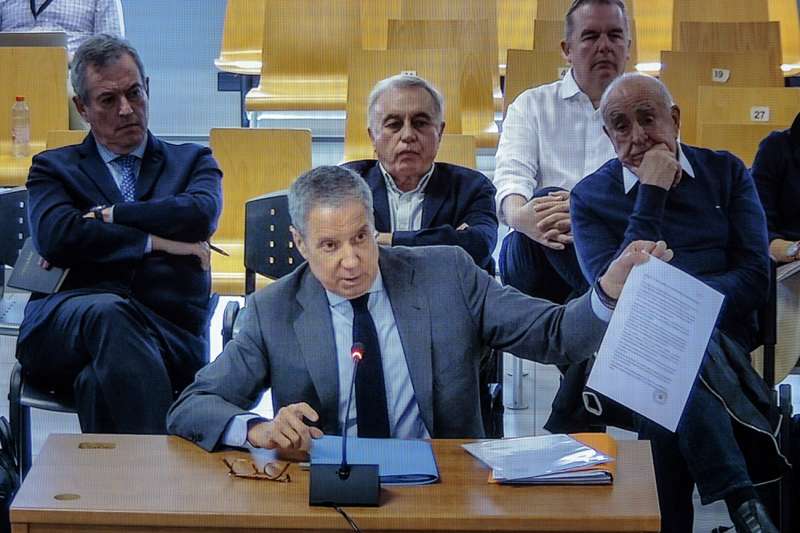 Captura de la seal institucional de la declaracin del exministro y expresident de la Generalitat Eduardo Zaplana en el juicio del caso Erial. EFE/Biel Alio
