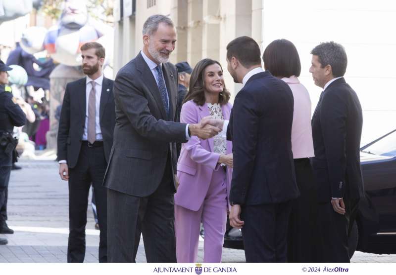 Sus Majestades los Reyes visitan Gandia con motivo de los Premios Nacionales de Investigación. / EPDA
