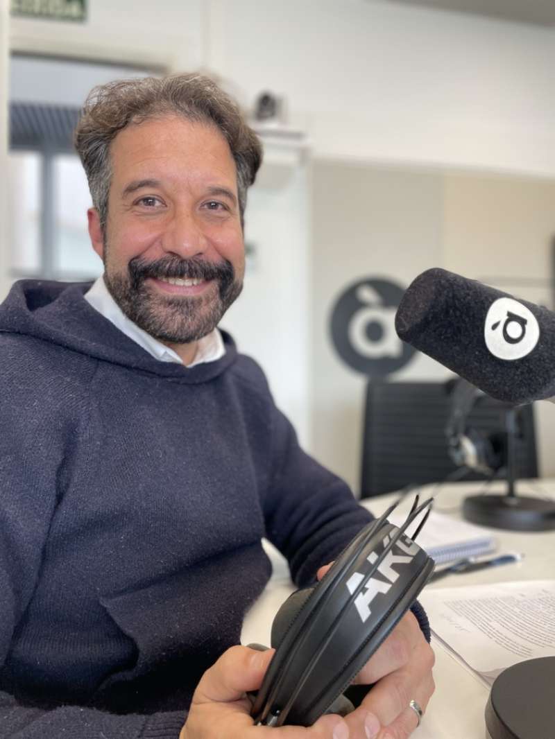 Sergi Olcina presentador de Amunt i Avall. EPDA