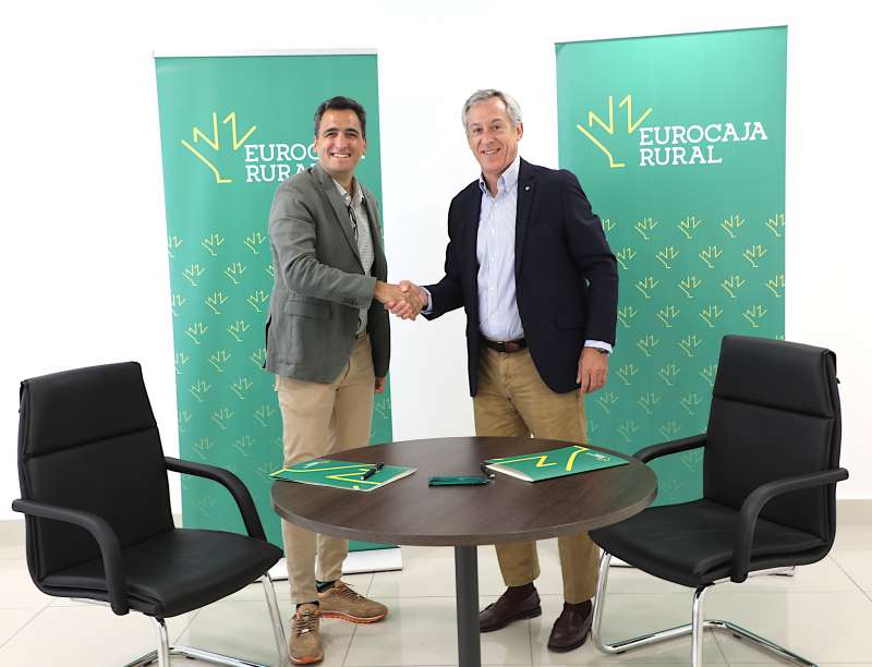 Momento de la firma del convenio. EPDA