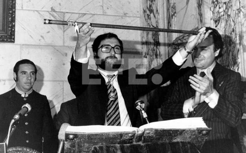 Toma de posesión de Martínez Castellano en 1979 en el ayuntamiento de Valencia. / EFE, archivo