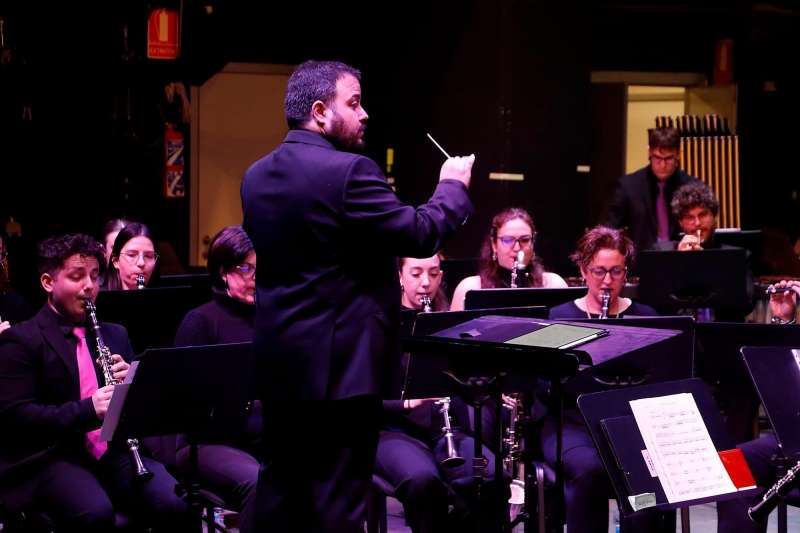 En su debut con la banda de Villar, Borja Martnez dirigir un programa con obras de Amando Blanquer ,Joaqun Rodrigo y el maestro Serrano, entre otros autores. EPDA