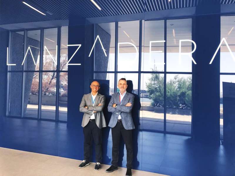 Isaac Hernández, Country Manager de Google Cloud Iberia (i), y Javier Jiménez, director general de Lanzadera (d), en una fotografía facilitada por Marina de Empresas.
