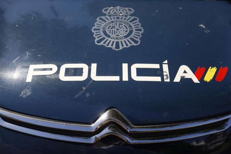 Anagrama en coche de la Polica Nacional de Espaa. EFE/Mariscal
