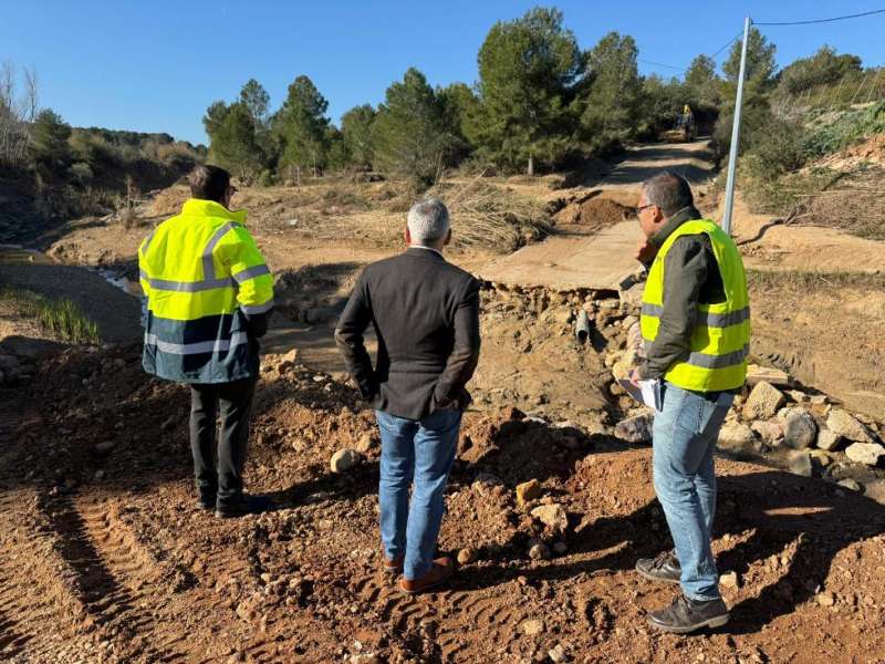 Un camino rural afectado por la dana en la provincia de Valencia.  EPDA