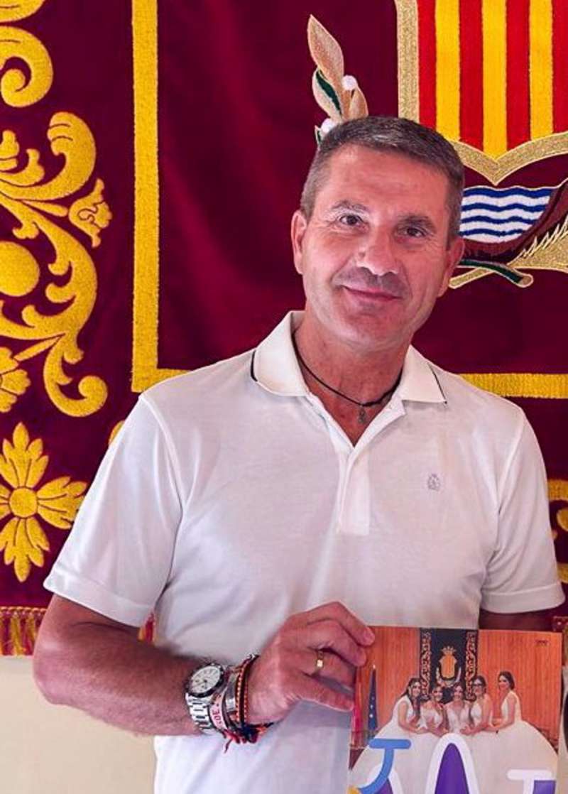 Detalle de una foto oficial del Ayuntamiento de Moncada compartida en redes en la que aparece el concejal al que han abierto diligencias, Martn Prez Aranda (PSPV-PSOE).EPDA