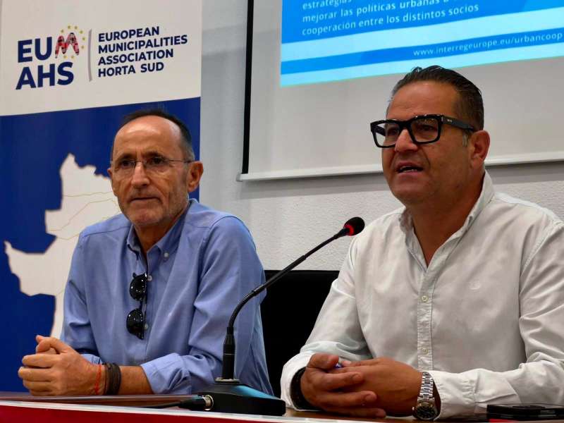 El presidente de la Mancomunitat, Jos F. Cabanes, y el de la comisin Europa, Bartolom Nofuentes. EPDA 