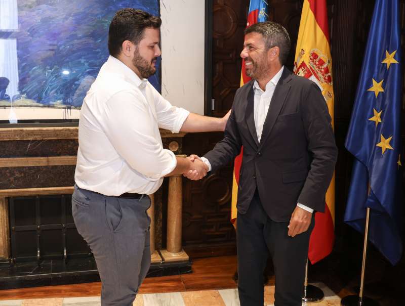 Mazn saluda al alcalde de Albal, Jos Miguel Ferris. EPDA