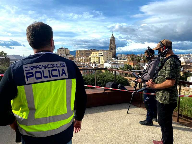 La Polica Aeronutica vela por que la aviacin ajuste su actividad a las normas dictadas para su ejercicio por la Ley de Navegacin Area