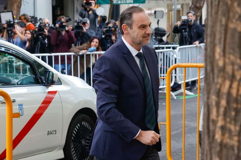 El exministro Jose Luis balos, a su llegada este mircoles al Tribunal Supremo. EFEZipi Aragn