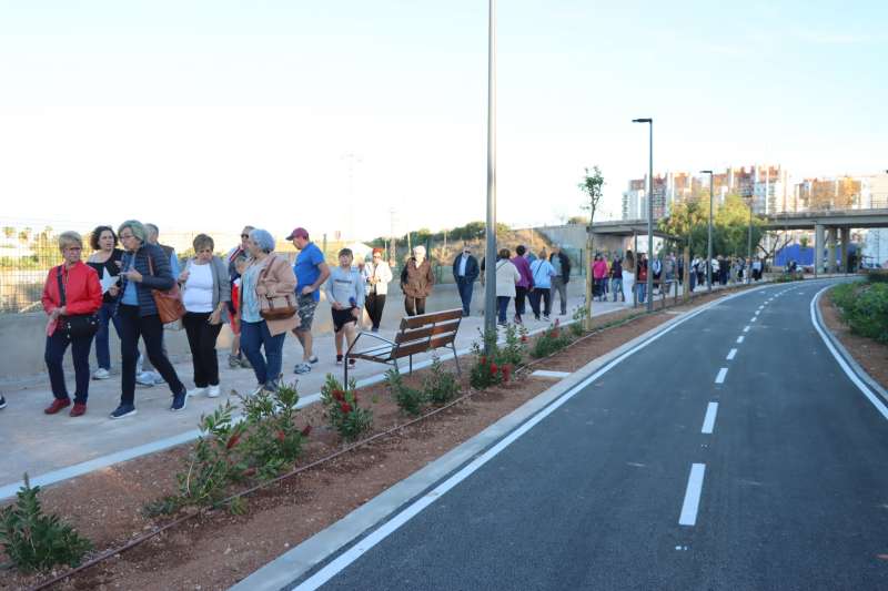 Los vecino estrenan la va verde. EPDA