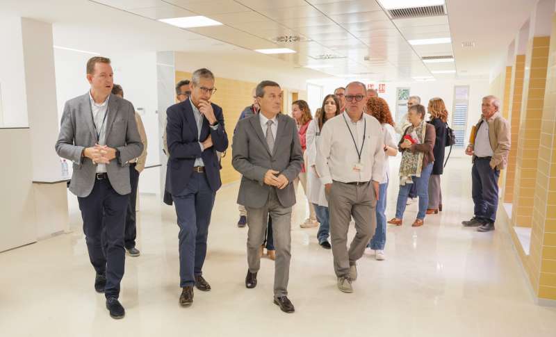 El conseller Marciano Gmez, visita el centro de Salud. EPDA
