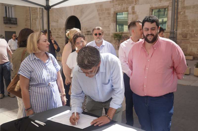 Els independents recorreran diferents municipis de la Comunitat Valenciana amb taules informatives per a recollir les 10.000 firmes necessries 