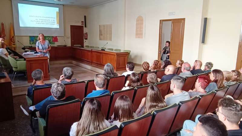 La presentacin del estudio sobre las Fiestas Mayores de Benetsser. EPDA