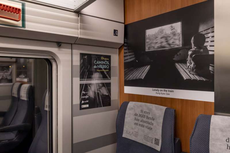 Exposicin Caminos de Hierro en un AVE de Renfe.  EPDA 
