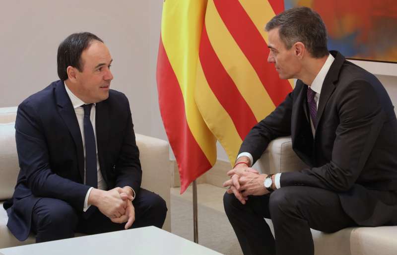 El president de la Generalitat, Juanfran Pérez Llorca, junto al presidente del Gobierno, Pedro Sánchez./ EPDA