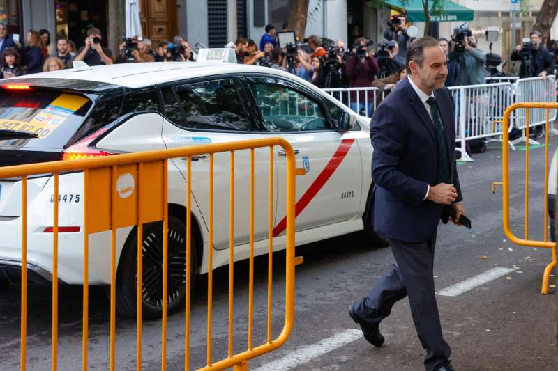 El exministro Jose Luis balos, a su llegada este mircoles al Tribunal Supremo. EFEZipi Aragn