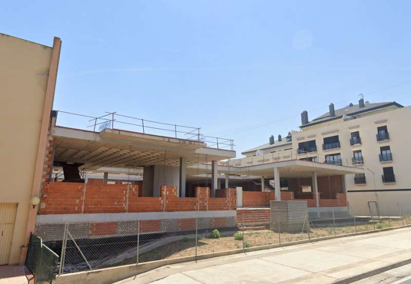 Estado de las obras del centro polivalente de Riba-roja de Tria, paralizadas desde 2011. EPDA