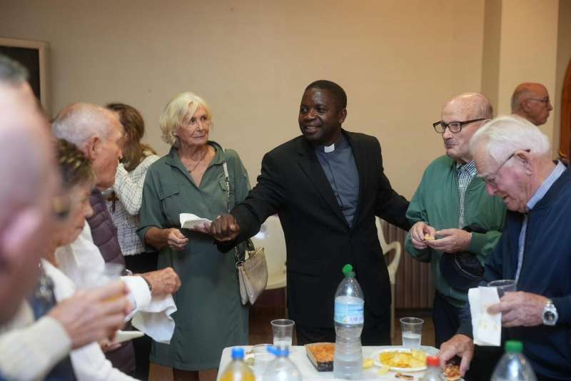 Bienvenida al nuevo prroco de Canet den Berenguer, Don Celestino.  EPDA 