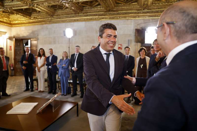  El president de la Generalitat, Carlos Mazn, durante la reunin mantenida con los representantes de la Red de Institutos Tecnolgicos de la Comunitat Valenciana (Redit). EFEAna Escobar
