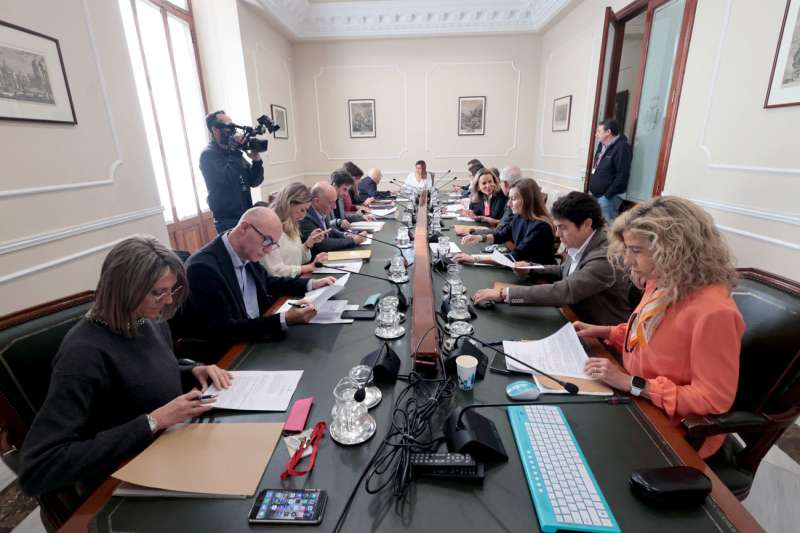 Reunión de la Junta de Gobierno del Ayuntamiento de Valencia, en una imagen facilitada a EFE.
