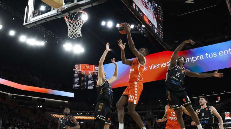 Valencia Basket en un partit al Roig Arena.EPDA