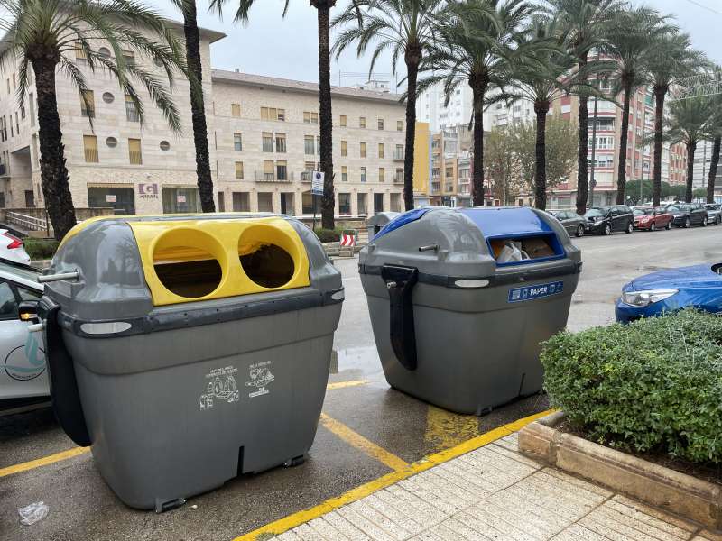 Contenidors de reciclatge a Alzira./EPDA