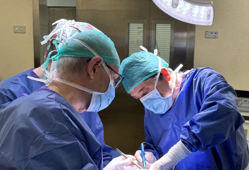 El diagnstico de un cncer de colon o recto se basa en la colonoscopia con toma de biopsias