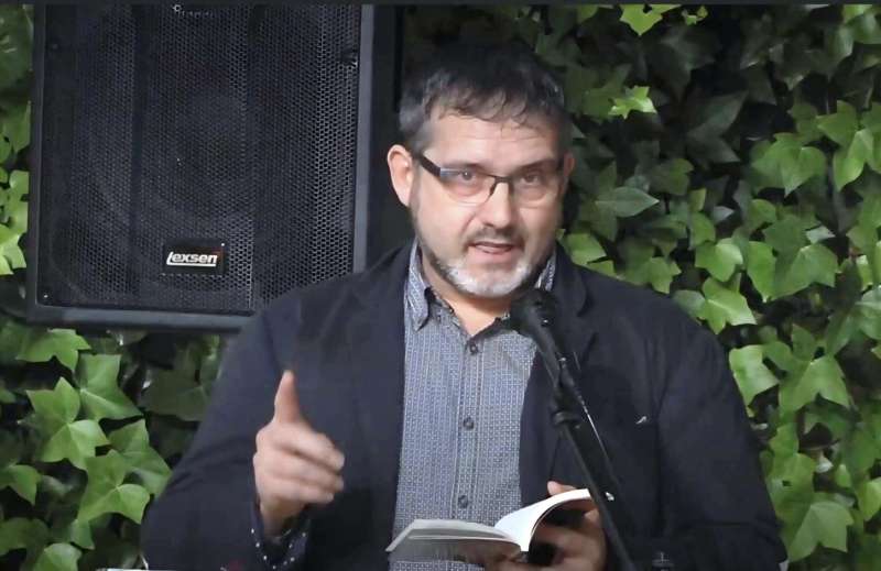 Jos Antonio Olmedo en un encuentro de poesa en Llerena (Badajoz)