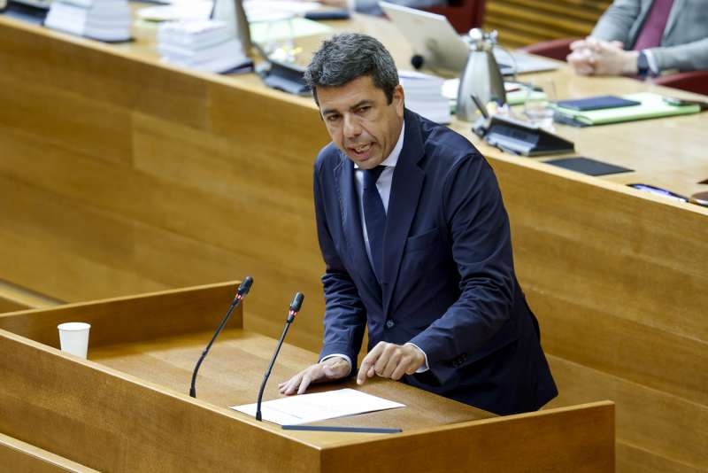 El president de la Generalitat, Carlos Mazn, durante el pleno de Les Corts Valencianes. EFEAna Escobar
