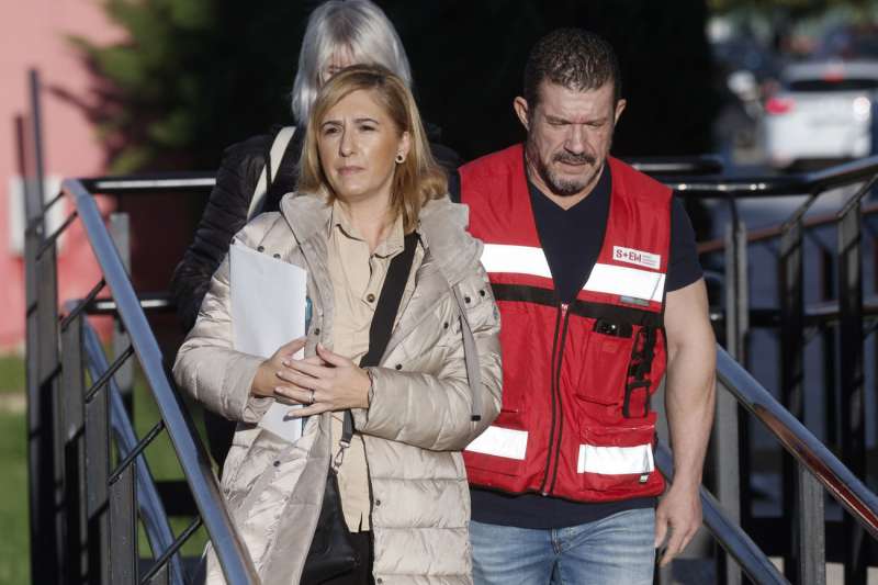 La exconsellera de Interior de la Generalitat Valenciana, Salom Pradas y el exsecretario autonmico de Emergencias de Valencia, Emilio Argeso, a su llegada al Cecopi. EFE Kai Frsterling
